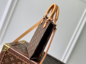 LV原單 M81259 Petit Sac Plat 手袋以 Monogram 帆佈演繹路易威登標誌性 路易斯·威登￥1480