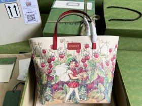 GUCCI配全套原廠綠盒包裝 G G 春夏新款mini購物袋 古奇￥880