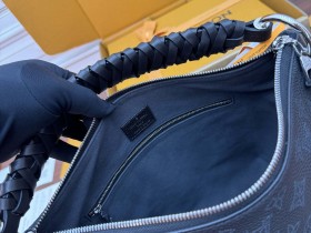 LV M56073 BEAUBOURG HOBO 中號手袋¥3,180.00