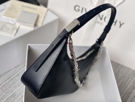 Givenchy紀梵希Moon cut腋下包2201
