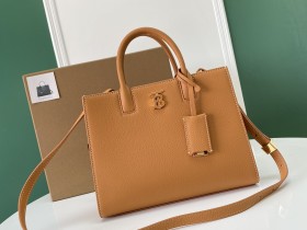 Burberry巴寶莉意大利鞣製粒紋皮革托特包