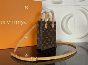 頂級原單M81295 M69442 本款 Petit Sac Plat 手袋LV 路易斯·威登￥ 680