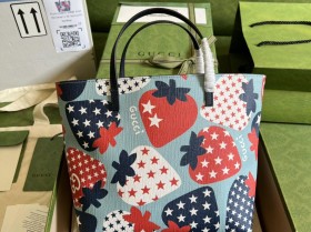 品牌：GUUCCCI全套原廠綠色包裝的兒童包 古奇￥880