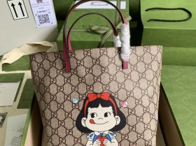 型號 410812尺寸 21*20*10cm顏色 白雪公主 印花GUUCCCI 古奇兒童包￥880