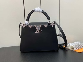 LV【原單精品】M51783黑色 全皮cap那英款繫列 花冠拼白鉆款 Capucines 小號手袋¥2,480.00
