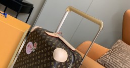 LV路易威登火烈鳥繫列55厘米四輪拉桿箱¥5280.00