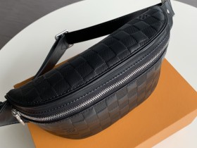 N40298 LV CAMPUS 頂級原單腰包¥1480.00
