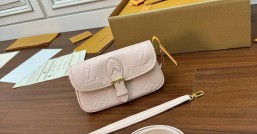 LV M83566 NANO DIANE 手袋