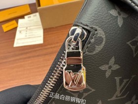 LV 特正版M30936 Duo Slingbag專櫃同步電子芯片內碼¥1,980.00