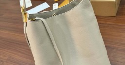 LV M25022 LOW KEY HOBO 中號手袋