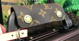 LV路易威登碳纖維四輪拉桿箱¥5480.00