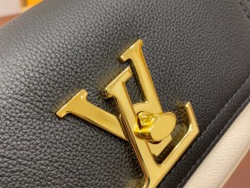 Louis Vuitton LV高仿包 Lockme Tender Bag M58557黑色整套包裝正品統一¥2,480.00