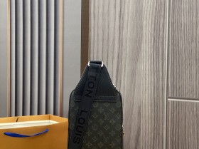 LV靈巧單肩帶便於左右背挎 M46344 AVENUE 單肩包¥1,280.00