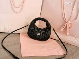 MIUMIU繆繆進口小羊皮迷你MiuWander手袋5BP078