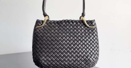 BV早春新款 Clicker圓弧形包款羔羊編織皮 款號：730968 巧克力色