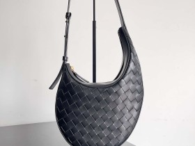 B家新品BV 新款Drop肩背包款號：755074
