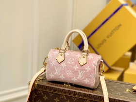 LV 路易斯·威登原單M81213粉絲牛仔 Nano Speedy 手袋是路易威登經典 Speedy 手袋的玲瓏演繹￥1280