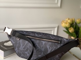 Louis Vuitton LV Discovery 腰包 M57276¥1,480.00
