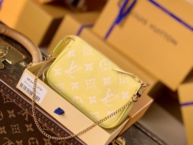 原單M46129 母親節特別款 Mini Pochette Accessoires 手拿包LV 路易斯·威登￥ 680