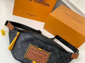 LV M45220 專櫃經典男士DISCOVERY 黑花腰包¥1580.00