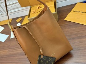 LV M24974 LOW KEY HOBO 中號手袋