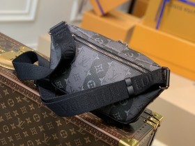 Louis Vuitton LV New Sling Bag 字樣心形貼飾腰包 M59338¥1480.00
