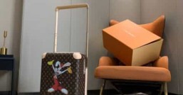 LV路易威登xDisney SEASON 2 $繫列 Horizon 55 四輪拉桿箱¥5280.00