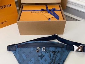 LV M22576 專櫃23新款 DISCOVERY 水滴藍腰包¥1480.00