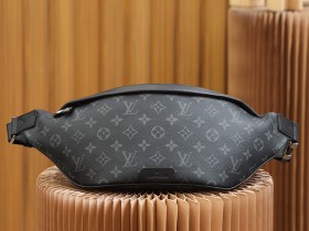 LV M44336腰包 Discovery Bumbag單肩背包¥1,880.00