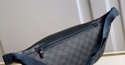 Louis Vuitton LV BUMBAG 腰包 M40187黑格¥1380.00