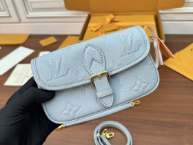LV M83592 NANO DIANE 手袋