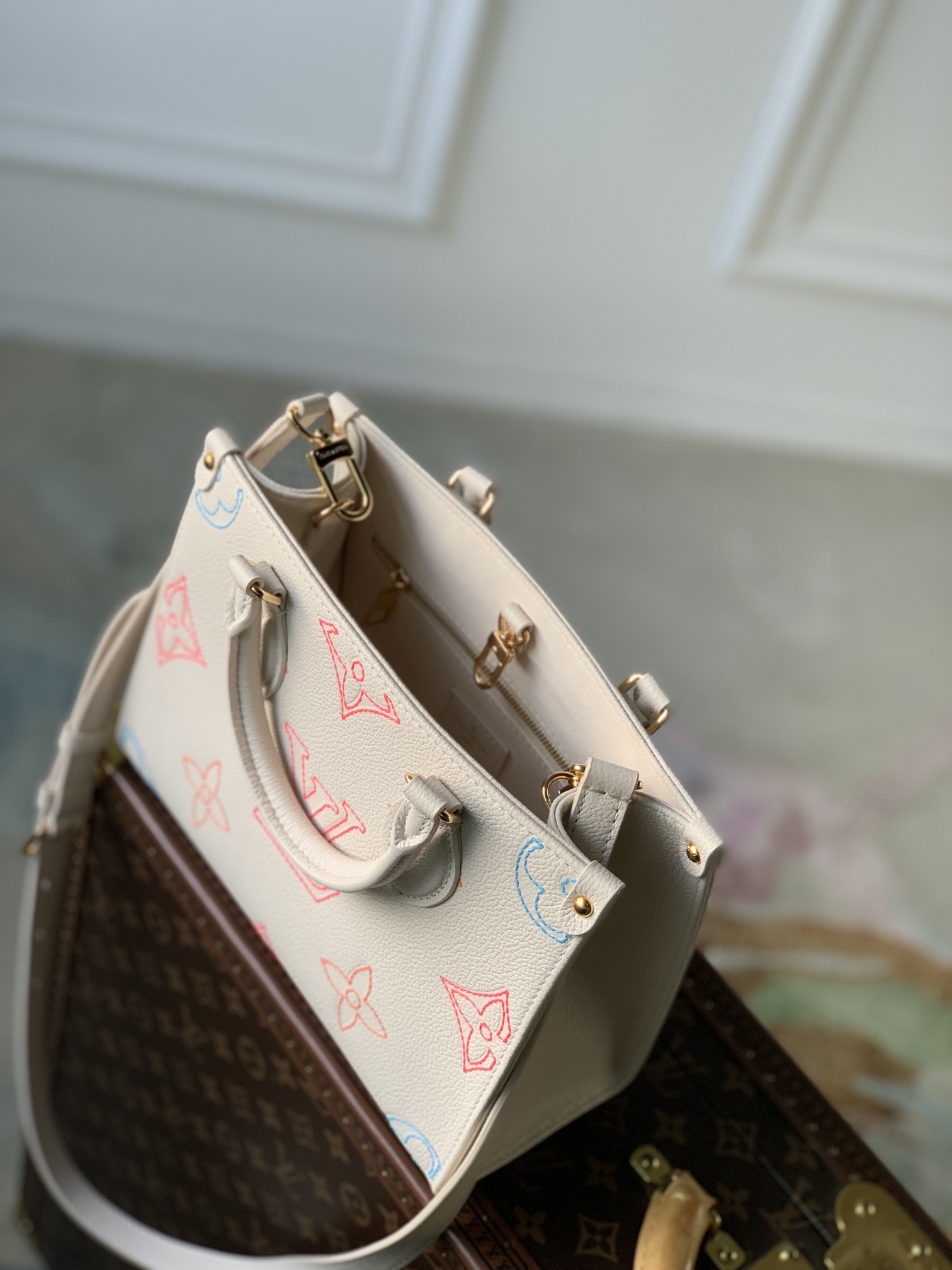 M46629本款 OnTheGo 小號手袋LV路易威登￥ 1980-頂級1:1精品高仿包包香港台灣批發價格推薦微信哪裡買