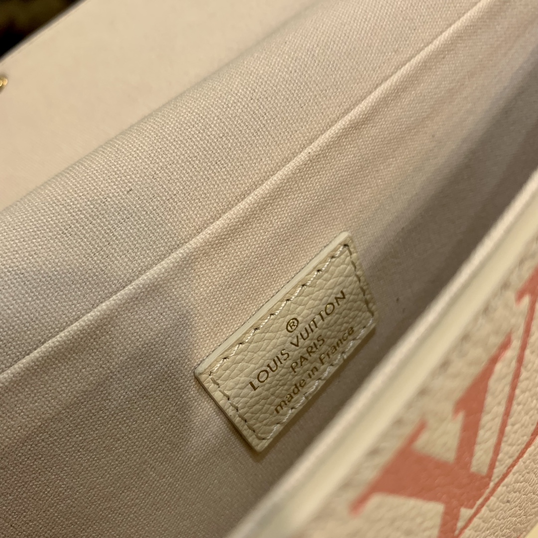 M82047本款 Pochette Félicie 鏈條包LV路易威登￥ 1480-頂級1:1精品高仿包包香港台灣批發價格推薦微信哪裡買