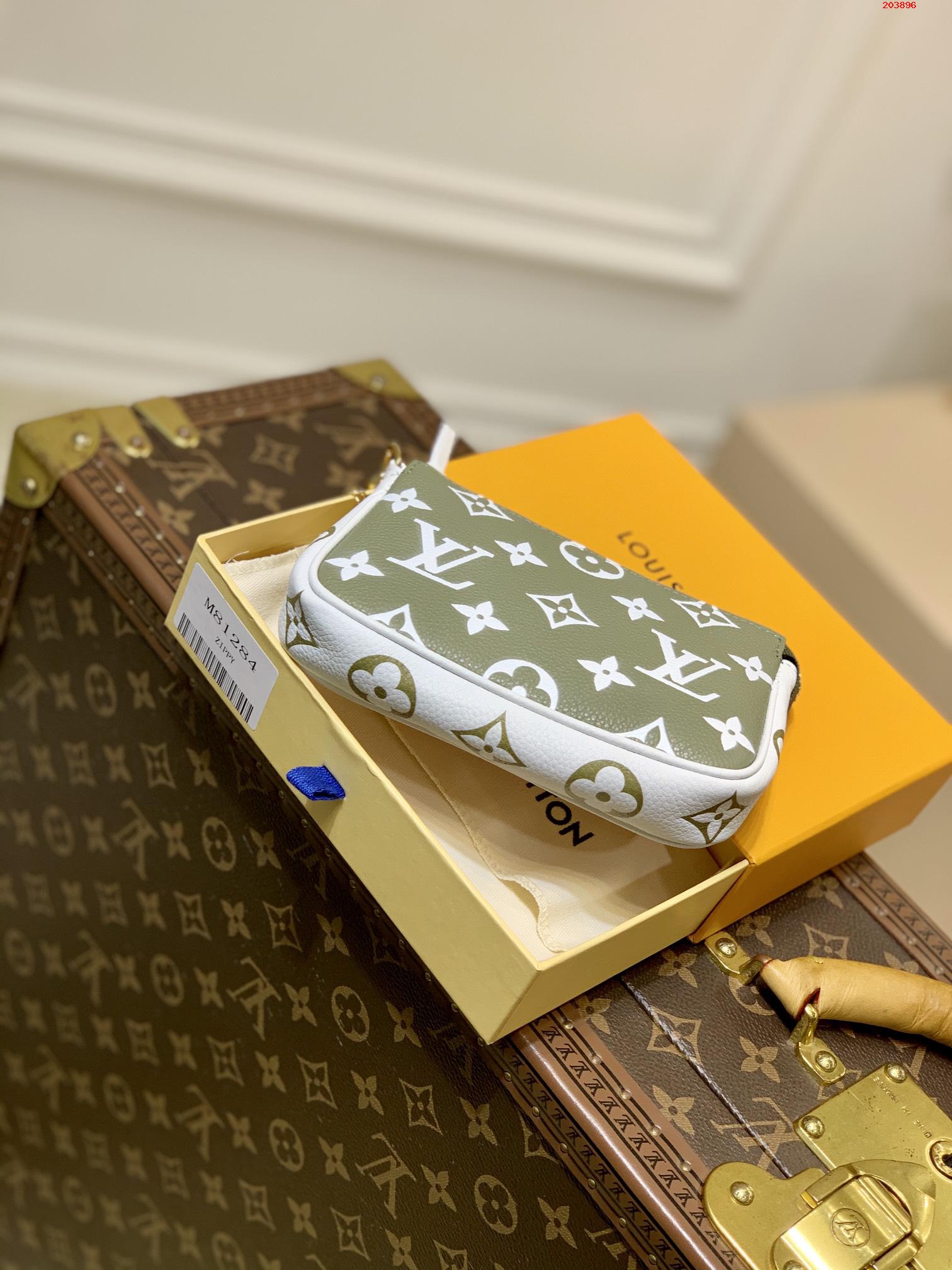 LV 路易斯·威登原單M81284本款 Mini Pochette Accessoires 手拿包￥ 680-頂級1:1精品高仿包包香港台灣批發價格推薦微信哪裡買