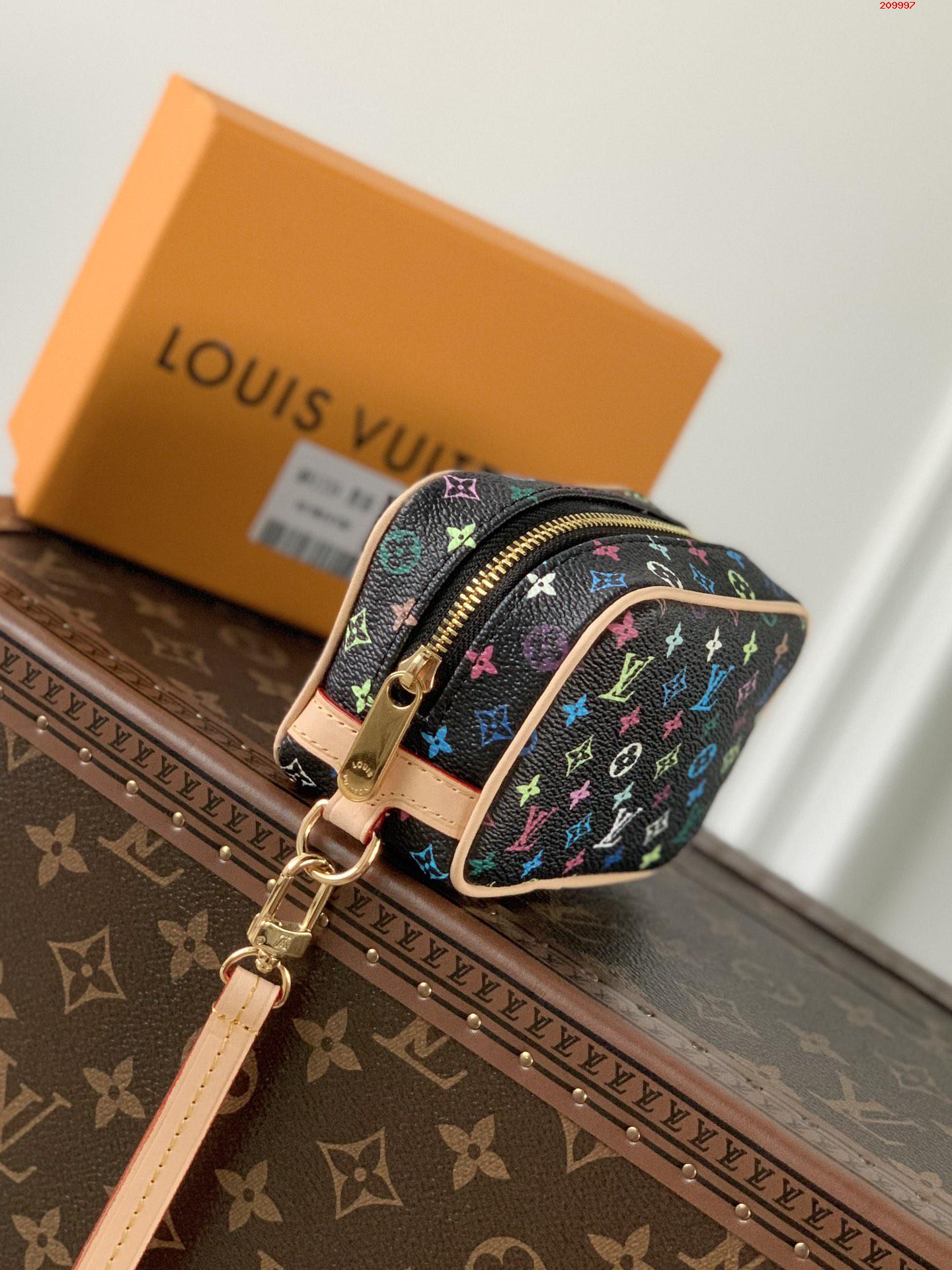 LV 原單M81339黑彩化妝包 Spring in the City膠囊繫列路易斯·威登￥ 780-頂級1:1精品高仿包包香港台灣批發價格推薦微信哪裡買
