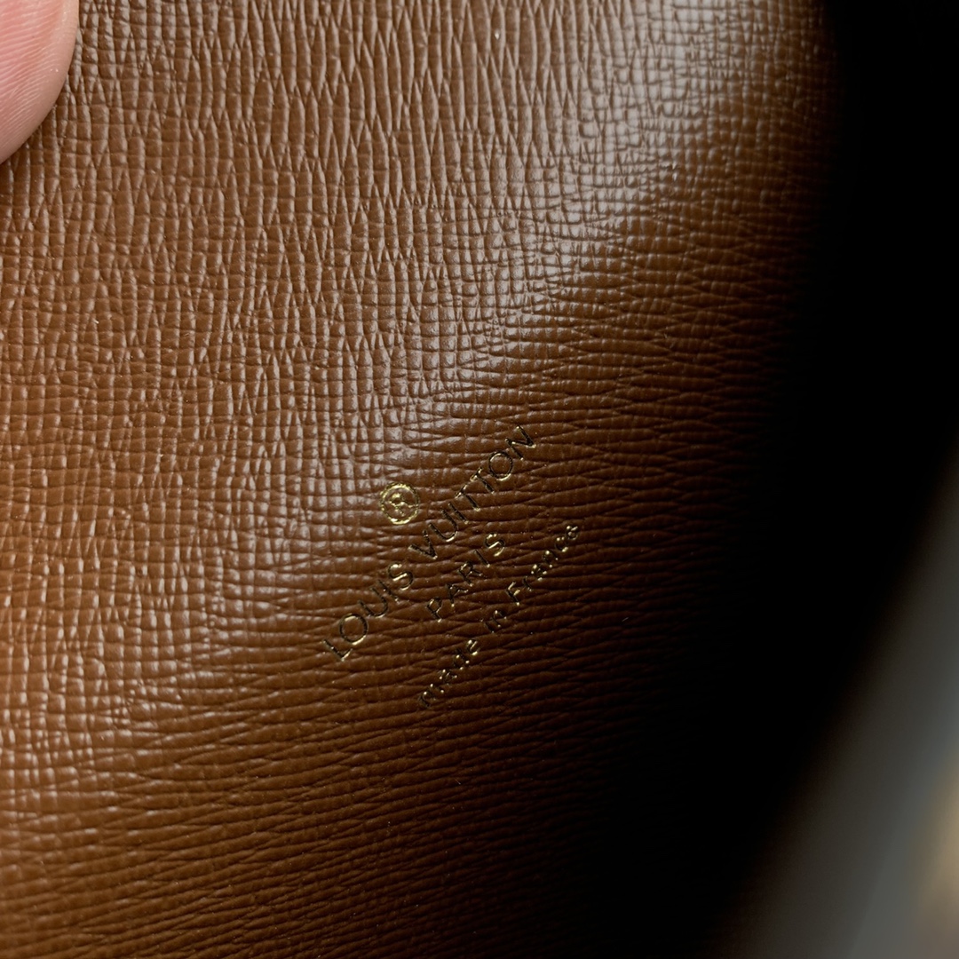 M00991.老花BITSY POUCH 掛飾2023 Cruise 早春繫列LV 路易斯·威登￥ 780-頂級1:1精品高仿包包香港台灣批發價格推薦微信哪裡買