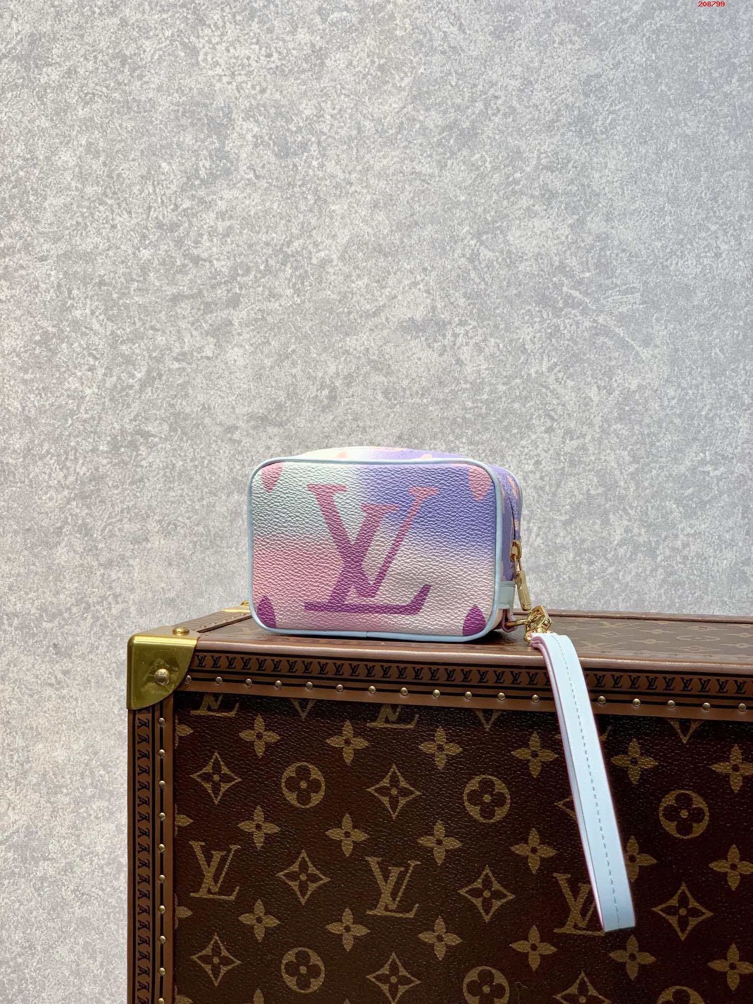 LV原單M81339 化妝包 Spring in the City 膠囊繫列路易斯·威登￥ 880-頂級1:1精品高仿包包香港台灣批發價格推薦微信哪裡買