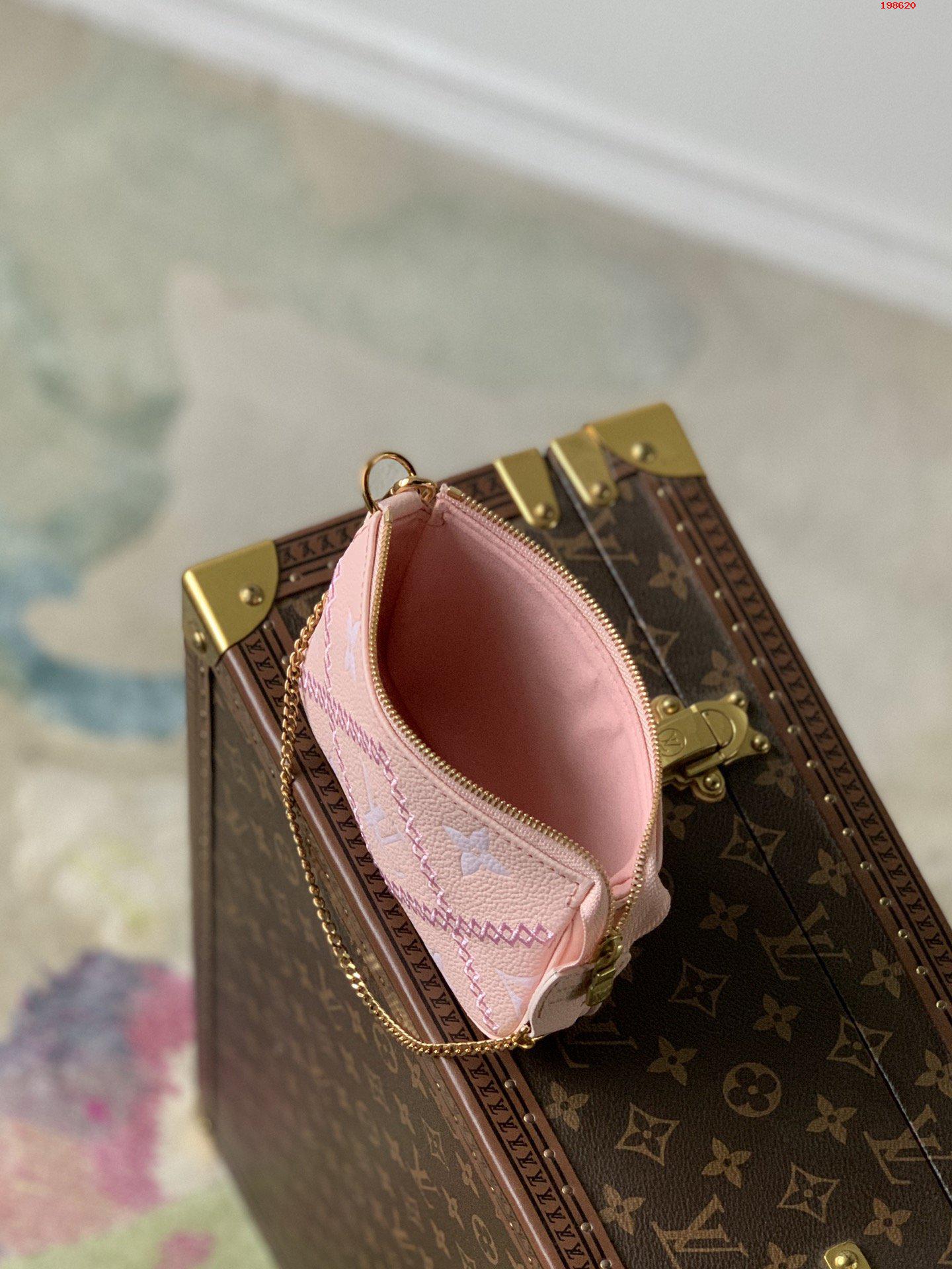 原單M81140 Mini Pochette Accessoires 手拿包LV 路易斯·威登￥ 880-頂級1:1精品高仿包包香港台灣批發價格推薦微信哪裡買