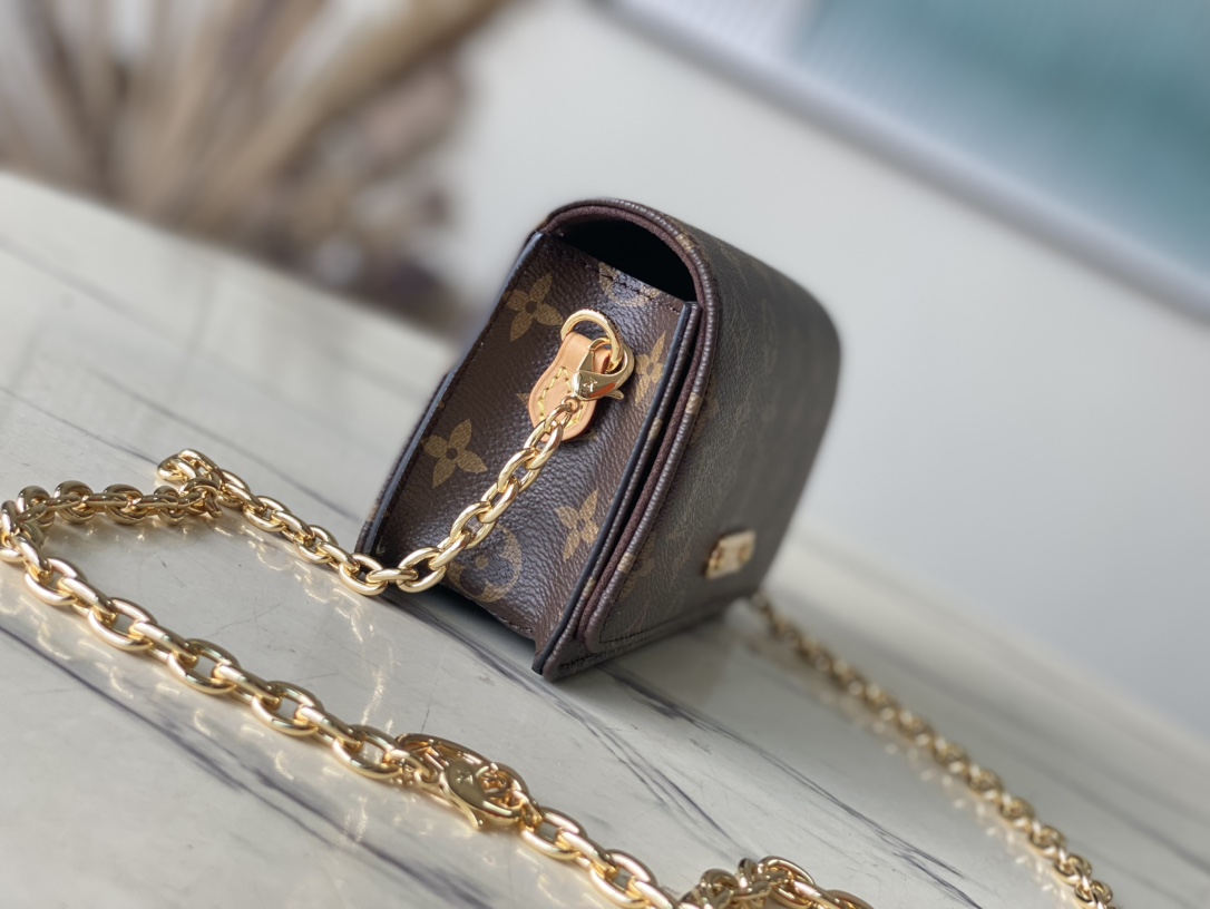 M82509老花 鏈條包woc繫列 LiLy Woc 手袋 LV路易斯·威登￥ 880-頂級1:1精品高仿包包香港台灣批發價格推薦微信哪裡買