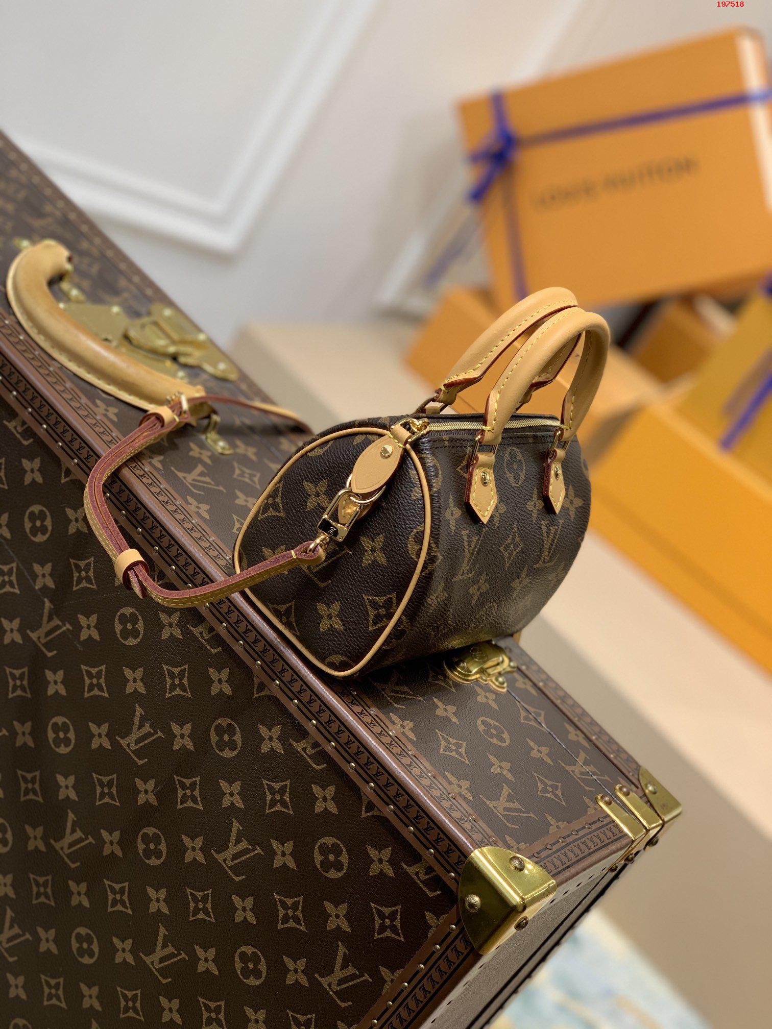 LV 路易斯·威登新版NANO SPEEDY 手袋M81085以經典的Monogram帆佈制成的Nano Speedy手袋￥ 880-頂級1:1精品高仿包包香港台灣批發價格推薦微信哪裡買