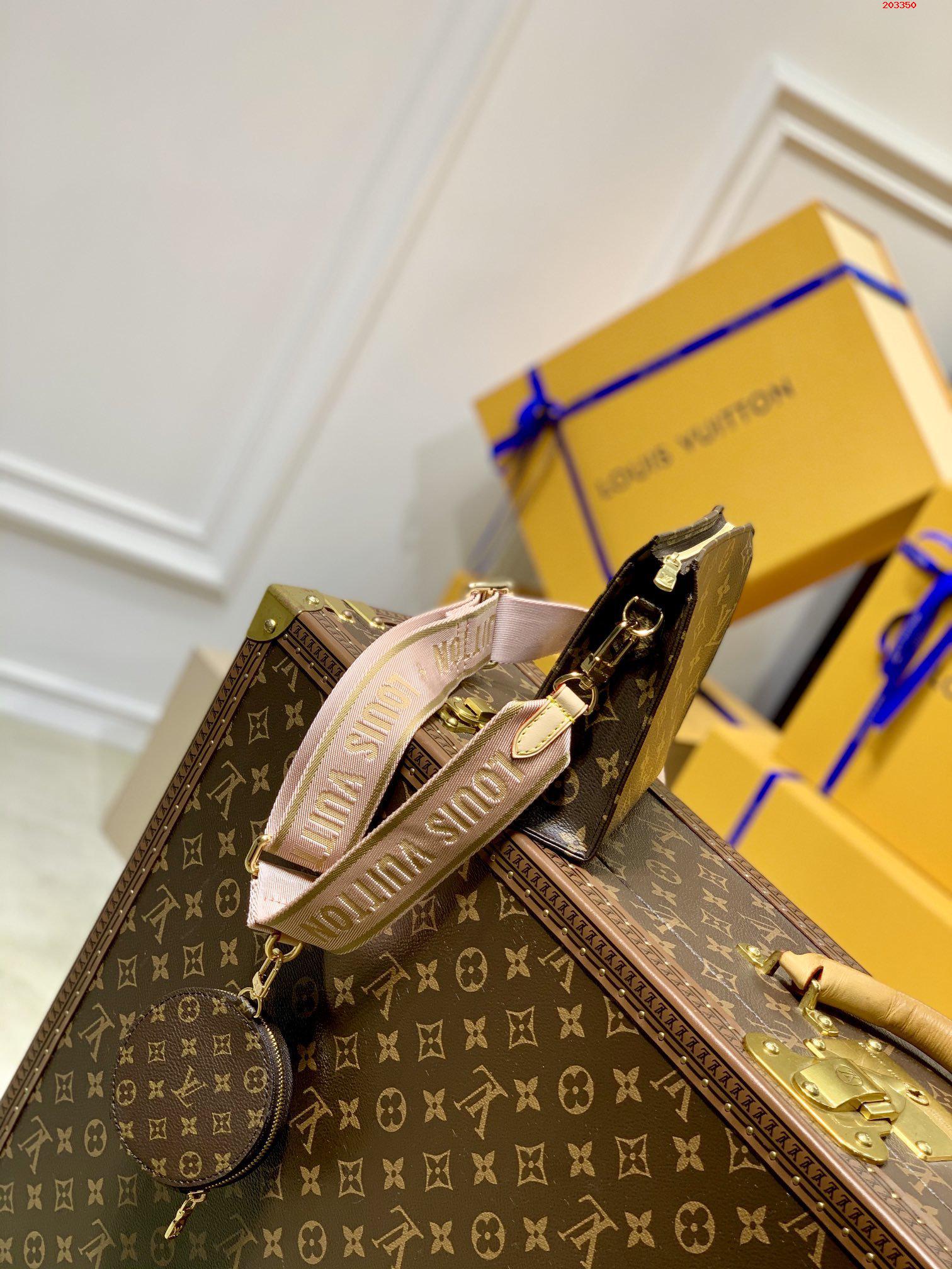 LV原單M47546老花粉色肩帶 手包斜挎包繫列 Monogram帆佈盥洗袋 路易斯·威登￥ 880-頂級1:1精品高仿包包香港台灣批發價格推薦微信哪裡買