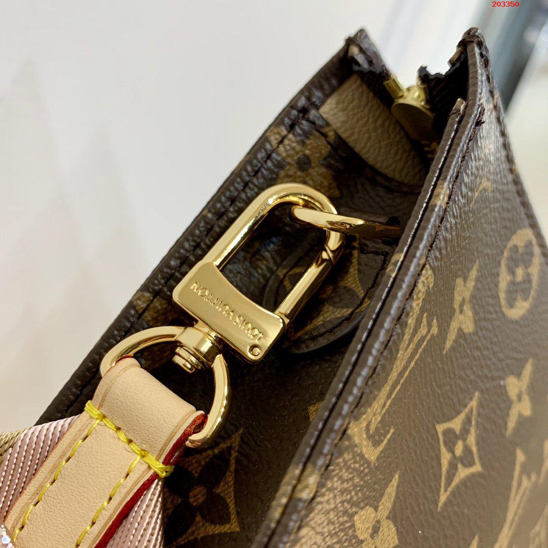 LV原單M47546老花粉色肩帶 手包斜挎包繫列 Monogram帆佈盥洗袋 路易斯·威登￥ 880-頂級1:1精品高仿包包香港台灣批發價格推薦微信哪裡買