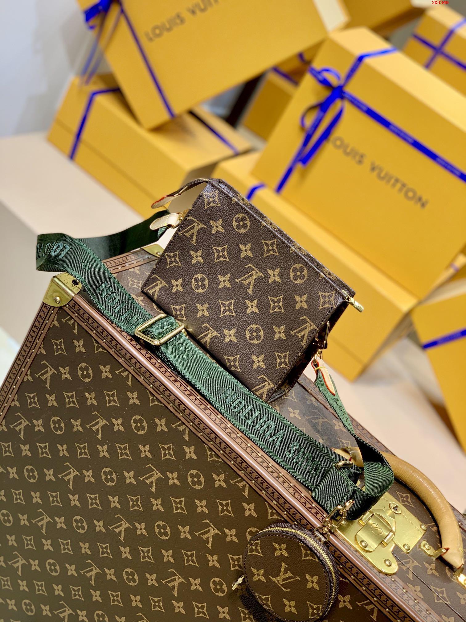 原單M47546老花綠色肩帶 手包斜挎包繫列LV 路易斯·威登￥ 880-頂級1:1精品高仿包包香港台灣批發價格推薦微信哪裡買