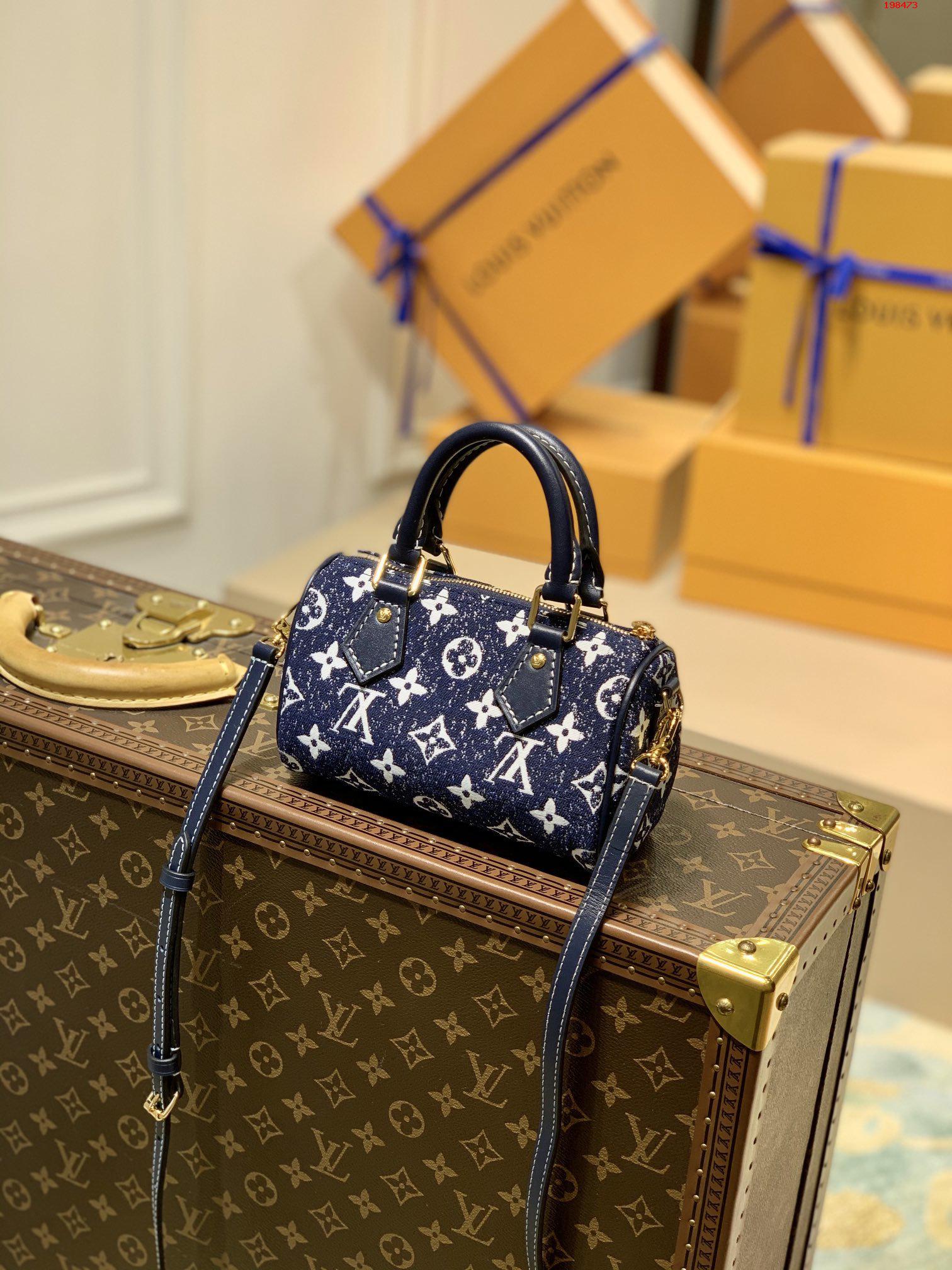 原單 M81168以經典的Monogram帆佈制成的Nano Speedy手袋LV 路易斯·威登￥ 980-頂級1:1精品高仿包包香港台灣批發價格推薦微信哪裡買