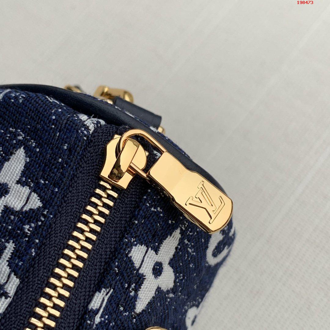 原單 M81168以經典的Monogram帆佈制成的Nano Speedy手袋LV 路易斯·威登￥ 980-頂級1:1精品高仿包包香港台灣批發價格推薦微信哪裡買