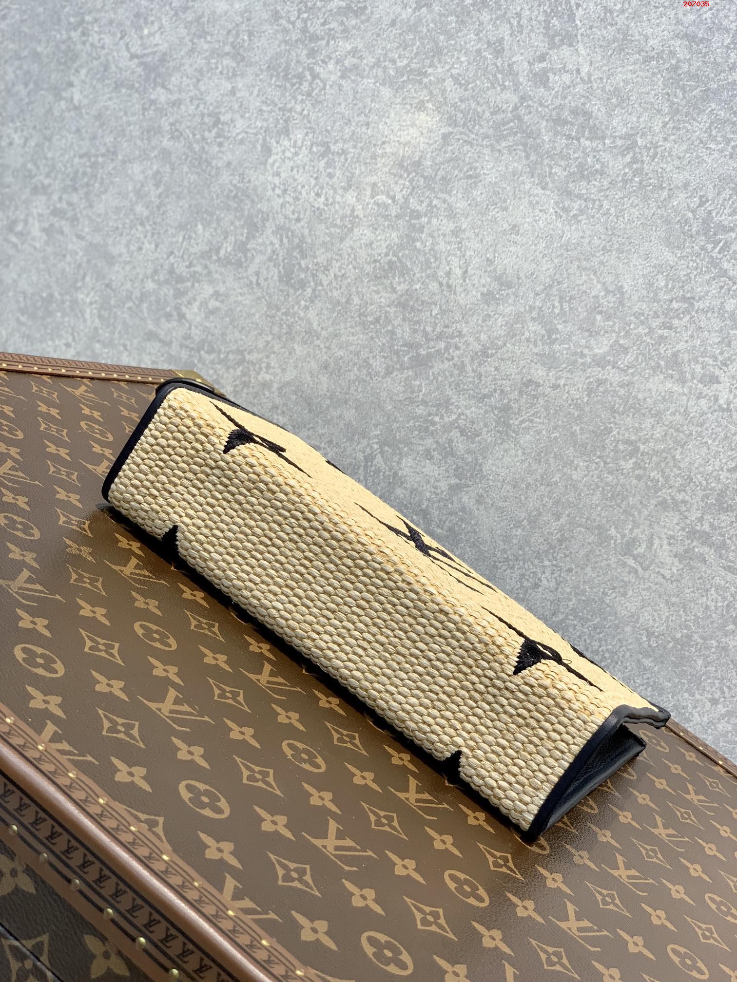 原單M80352黑色 M47542盥洗袋取材 Monogram Raffia 織物LV 路易斯·威登￥980-頂級1:1精品高仿包包香港台灣批發價格推薦微信哪裡買