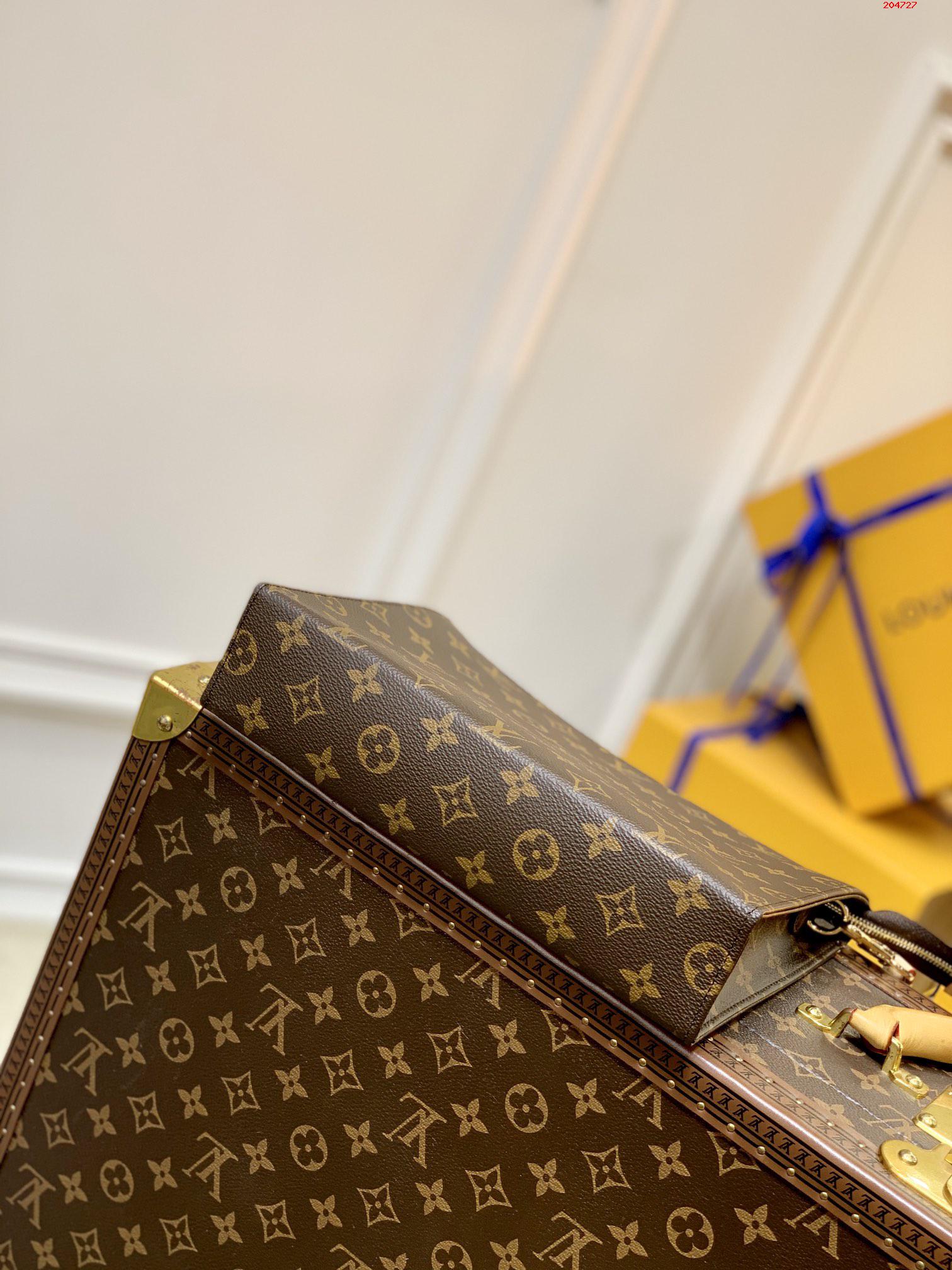 原單M47542綠色 斜挎包內部空間寬敞 兩側採用接襠式設計LV 路易斯·威登￥ 980-頂級1:1精品高仿包包香港台灣批發價格推薦微信哪裡買