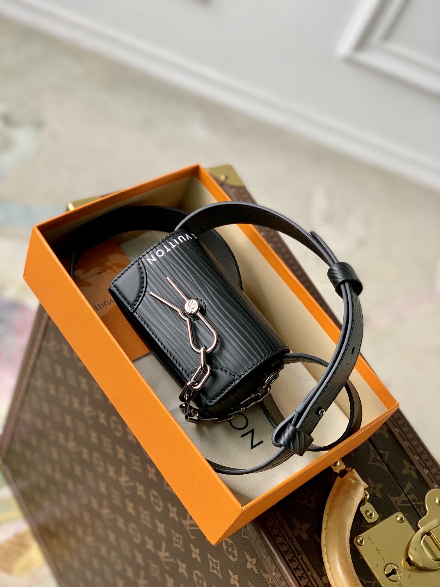 M23837黑色micro steamer 手袋LV 路易斯·威登￥980-頂級1:1精品高仿包包香港台灣批發價格推薦微信哪裡買