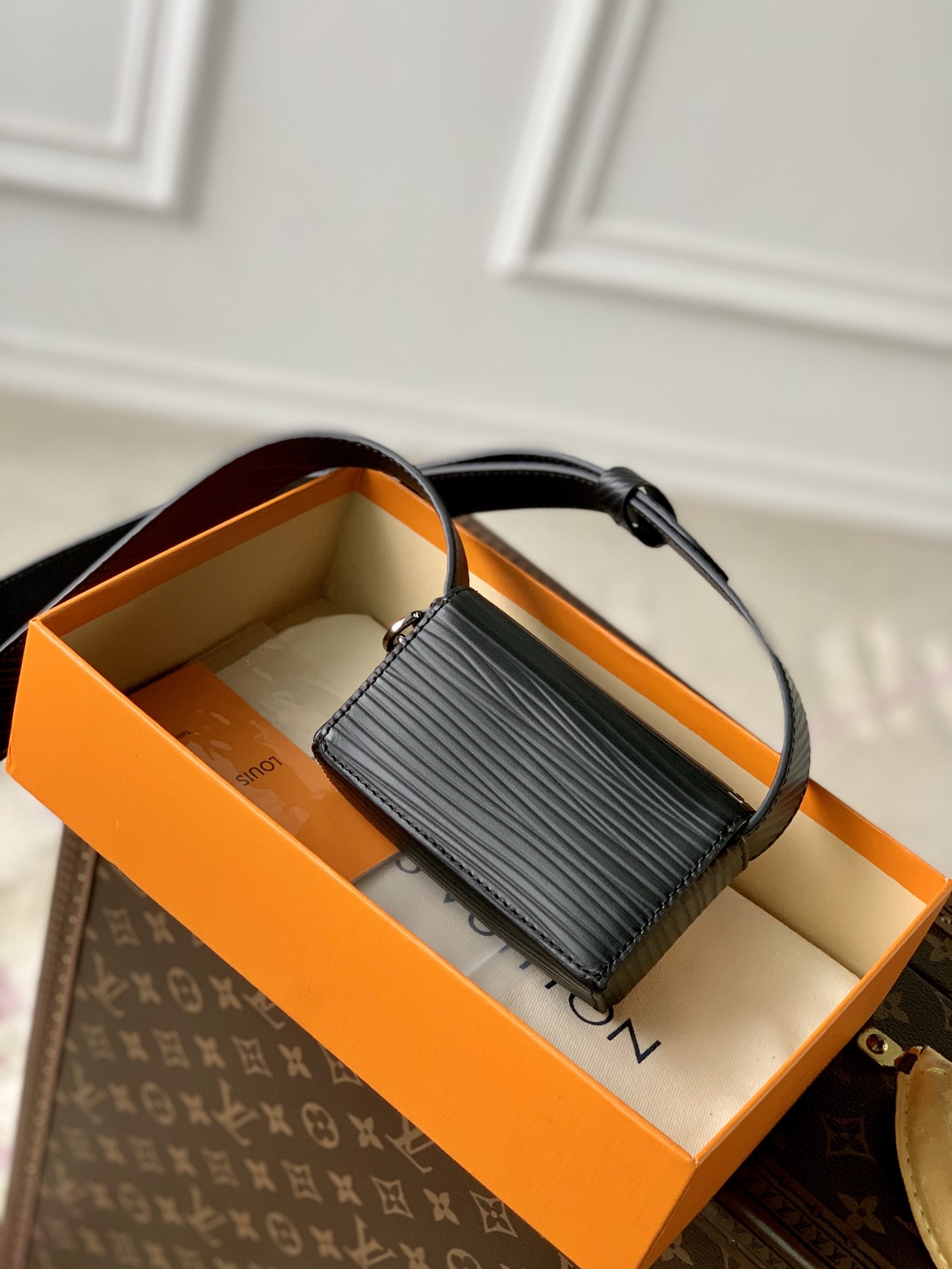 M23837黑色micro steamer 手袋LV 路易斯·威登￥980-頂級1:1精品高仿包包香港台灣批發價格推薦微信哪裡買