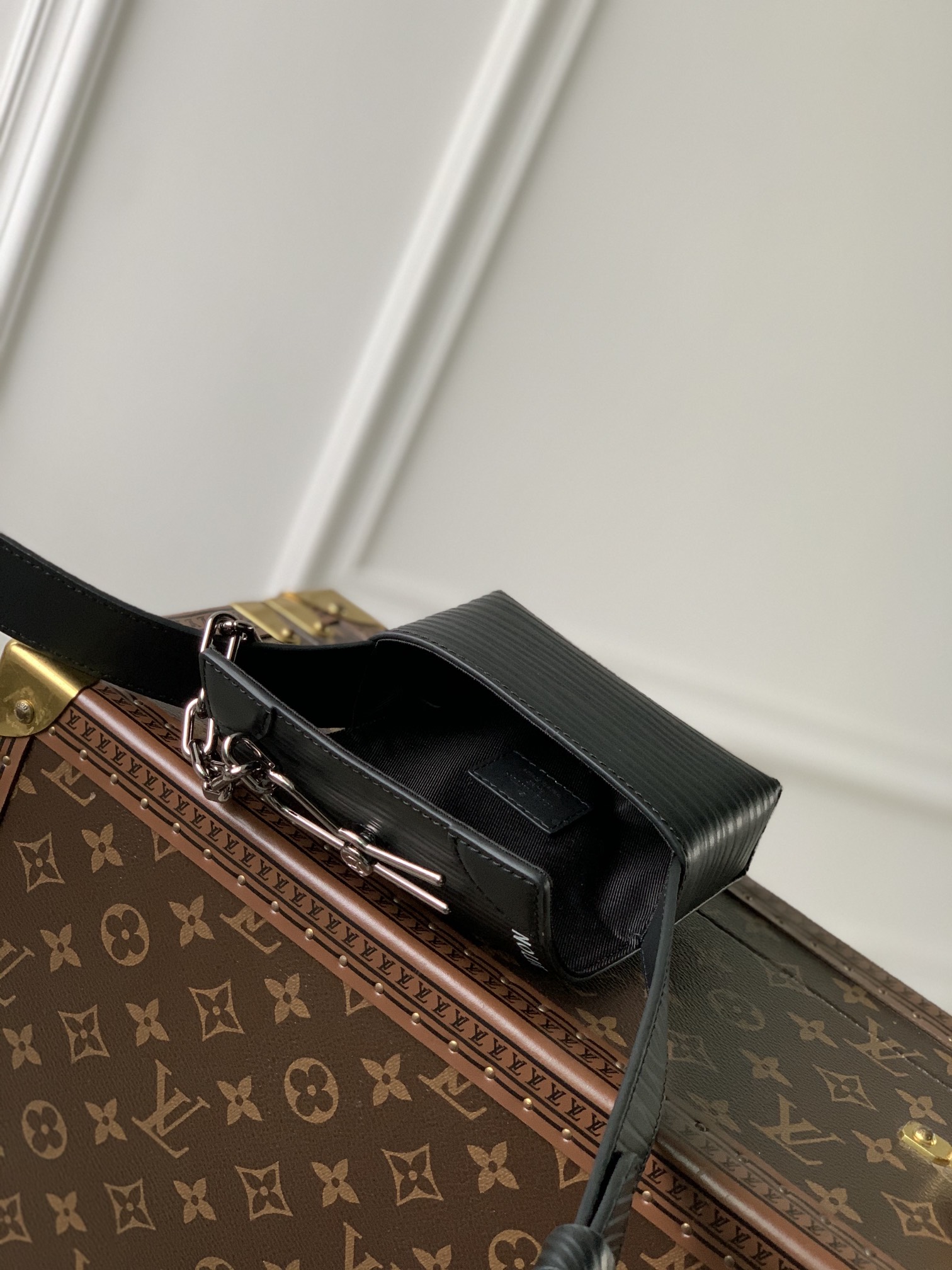 M23837黑色micro steamer 手袋LV 路易斯·威登￥980-頂級1:1精品高仿包包香港台灣批發價格推薦微信哪裡買